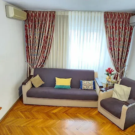 Atlas Romana De Lux Bucureşti
