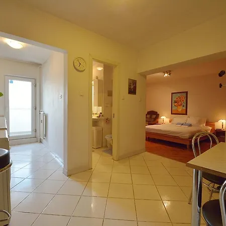 Apartment Atlas Romana De Lux Bucharest